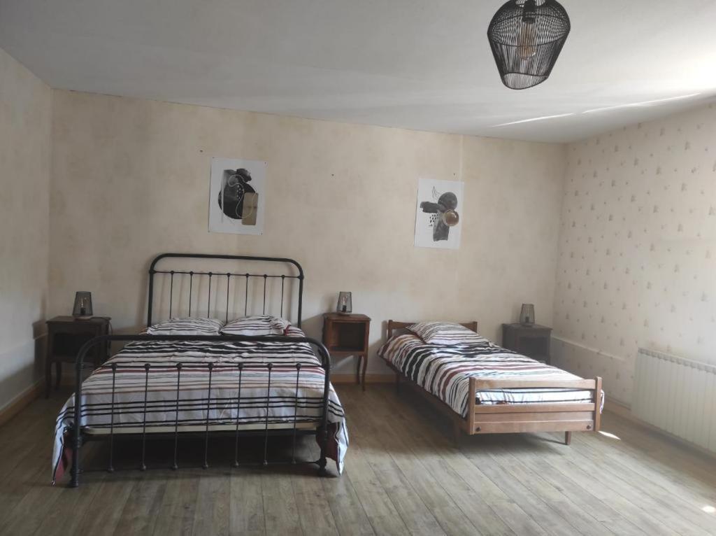 Gite Chez L'Oncle Jules Velesmes-Echevanne Dış mekan fotoğraf